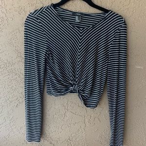 Cute crop top stripped shirt, super comfy! 💕